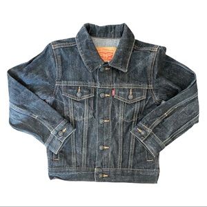 Dark denim Levi’s jacket like new